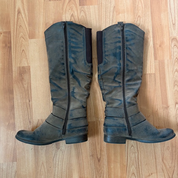 Maurice’s Brown Boots with Buckles - Picture 2 of 2